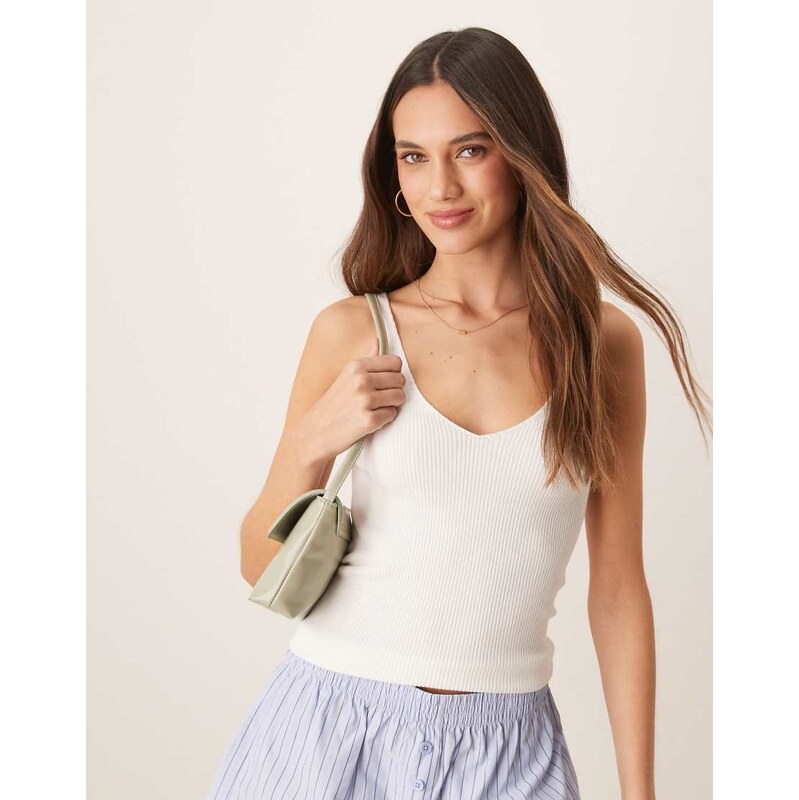 Vila knitted rib v neck vest in white