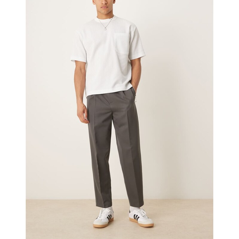 ASOS DESIGN smart relaxed tapered trousers with front pleat in