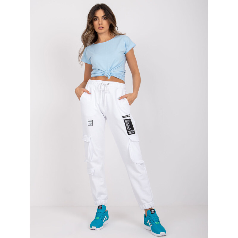 RUE PARIS Bílé dámské tepláky s kapsami RV-DR-7461.03-white