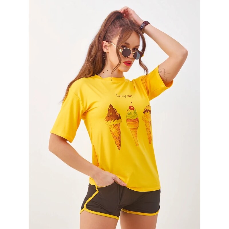 Resti Womens sports set with t-shirt and shorts Ice Cream 108963532