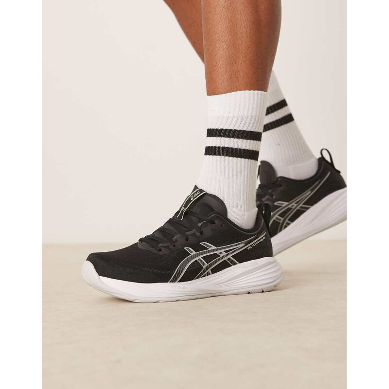 Asics Gel-Cumulus 27 running trainers in black and white 105661391