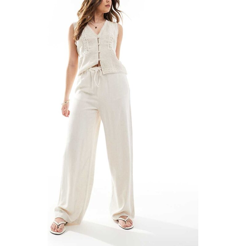 New Look linen look bermuda wide leg trousers in stone-Neutral