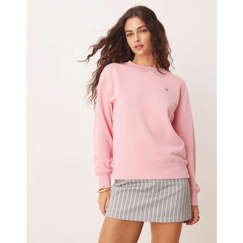 GANT shield logo crew neck sweatshirt in pink 105686753