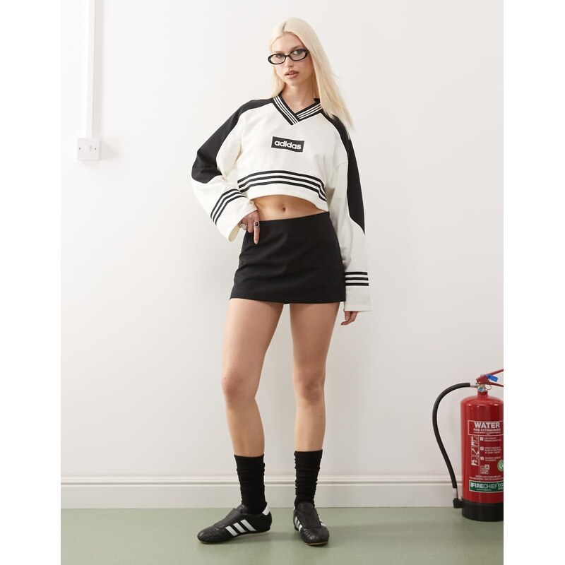 COLLUSION clean tailored mini skort in black