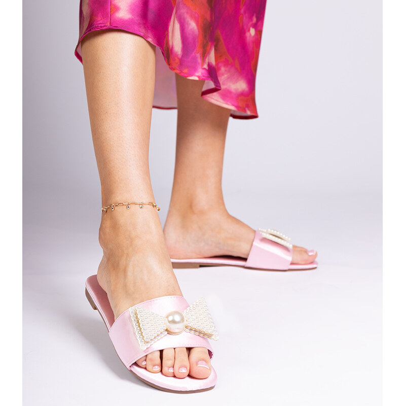 Gemre Pink satin flip-flops with a bow and pearls Perlino 108967452