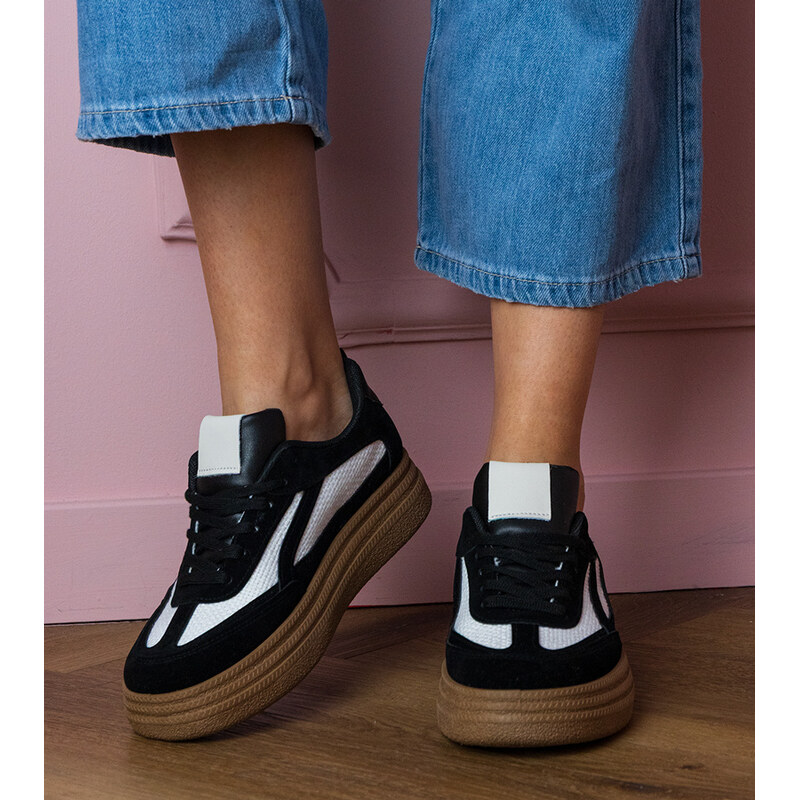 Gemre Black sneakers on a thick sole Kamela