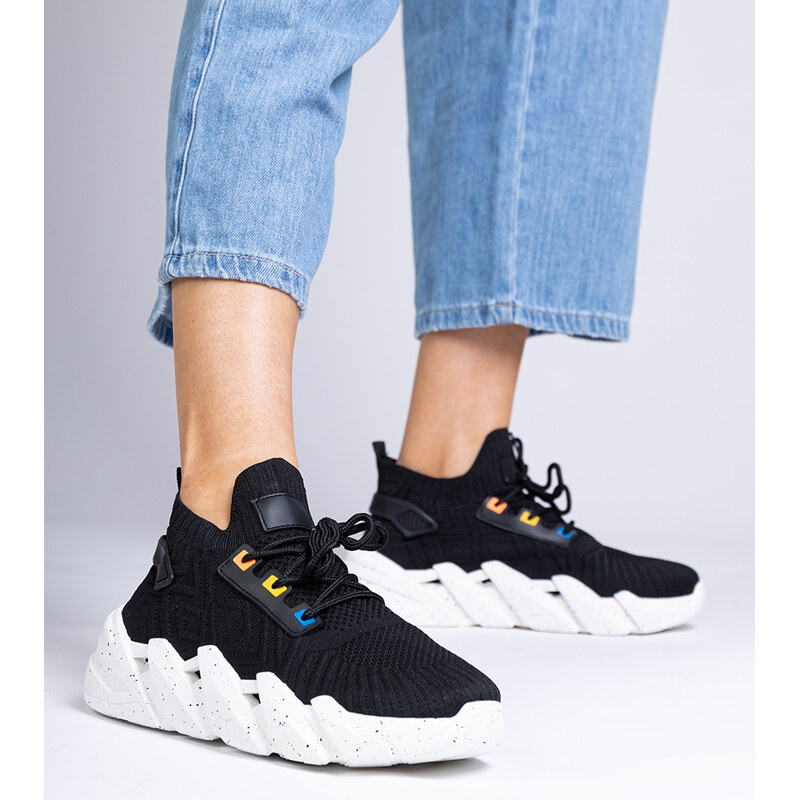 Gemre Black sporty sneakers on a chunky sole Sally