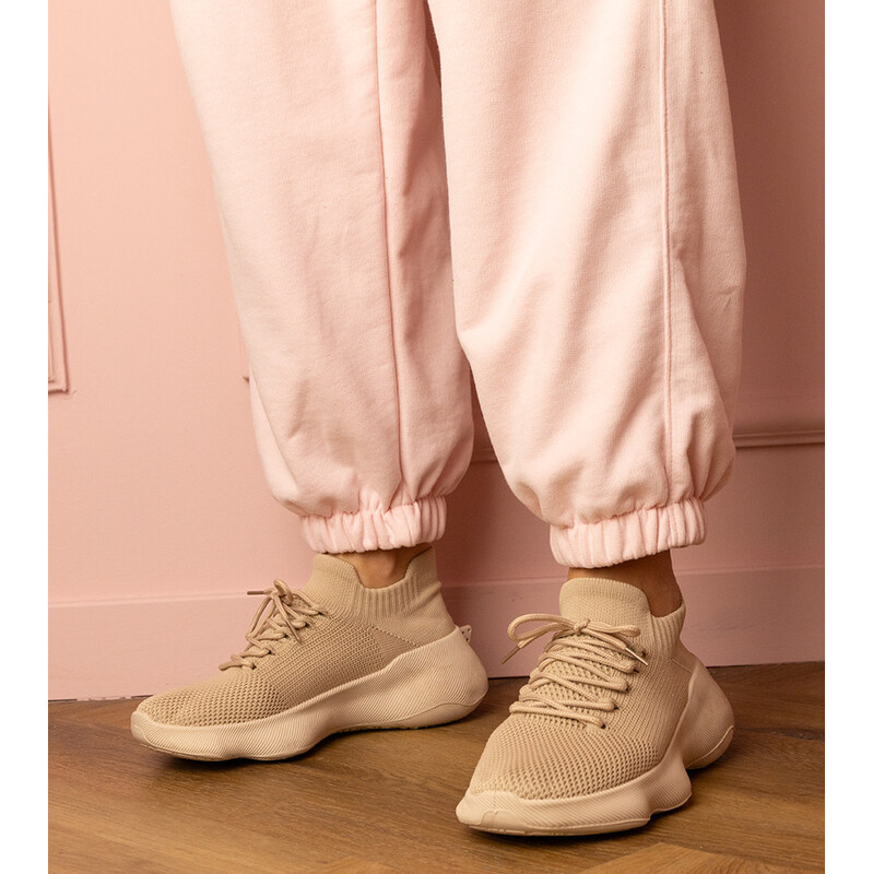 Gemre Beige sporty sneakers with sock-like upper Zurry