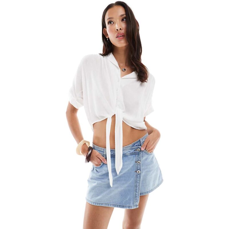 ONLY knot front cropped shirt in white 105907008