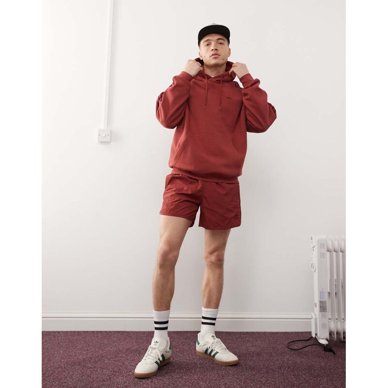 adidas Originals Adicolor sprinter shorts in burgundy-Red 105996867