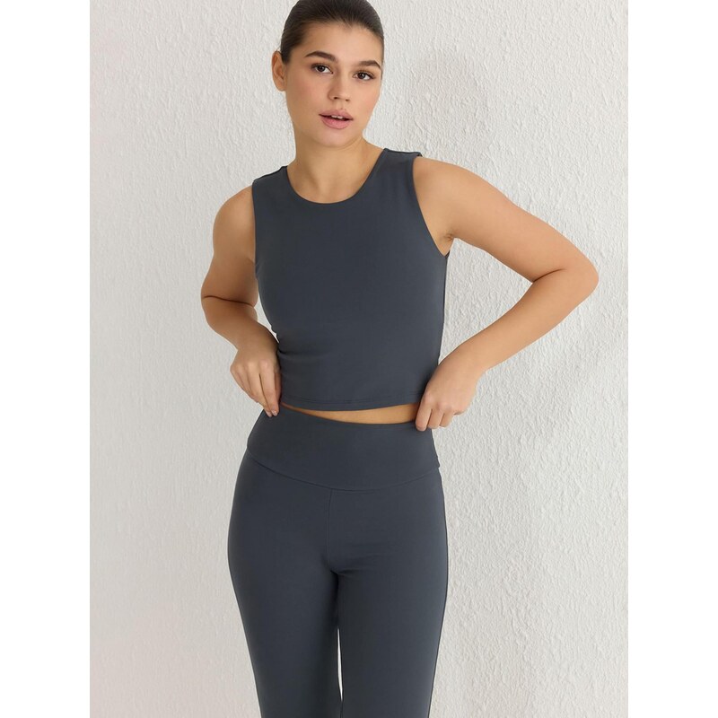 Trendyol Top antracitová