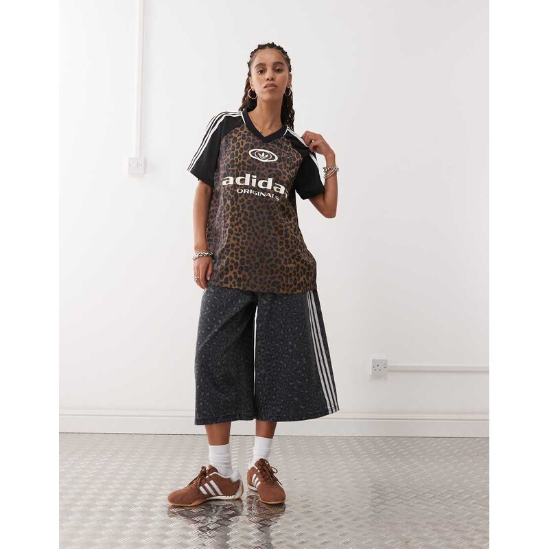 adidas Originals football shirt in leopard print - MULTI 105201372
