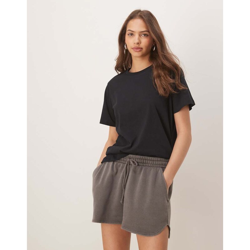 ASOS DESIGN regular fit crew neck t-shirt in black