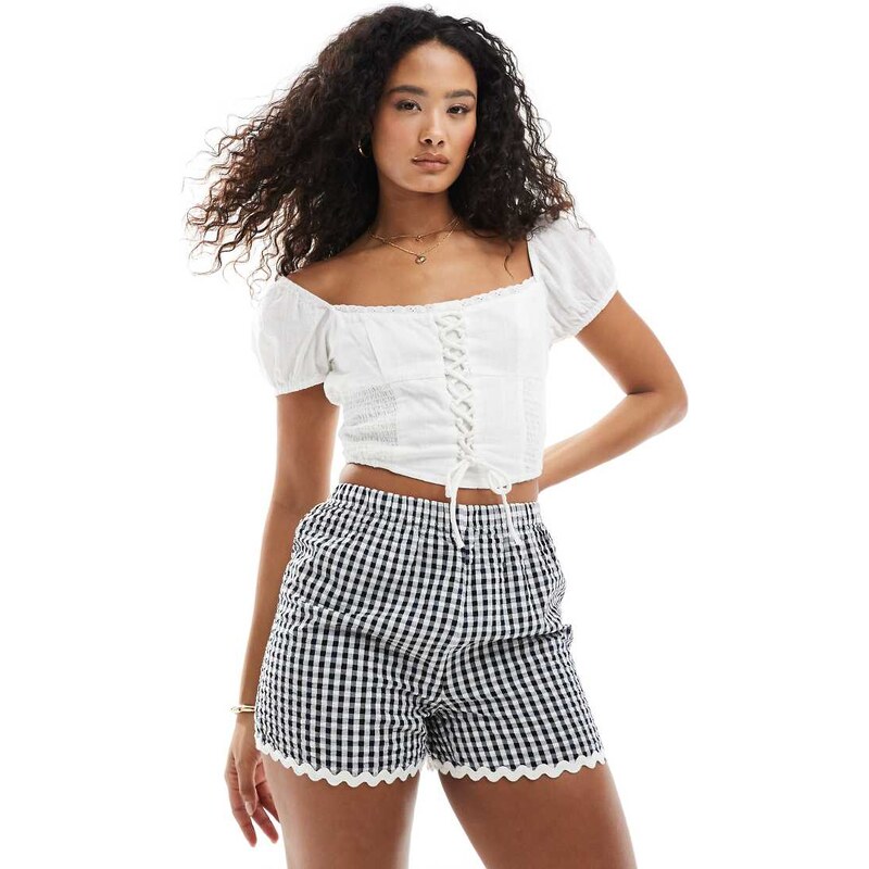 New Look gingham pull on short in black 107710586