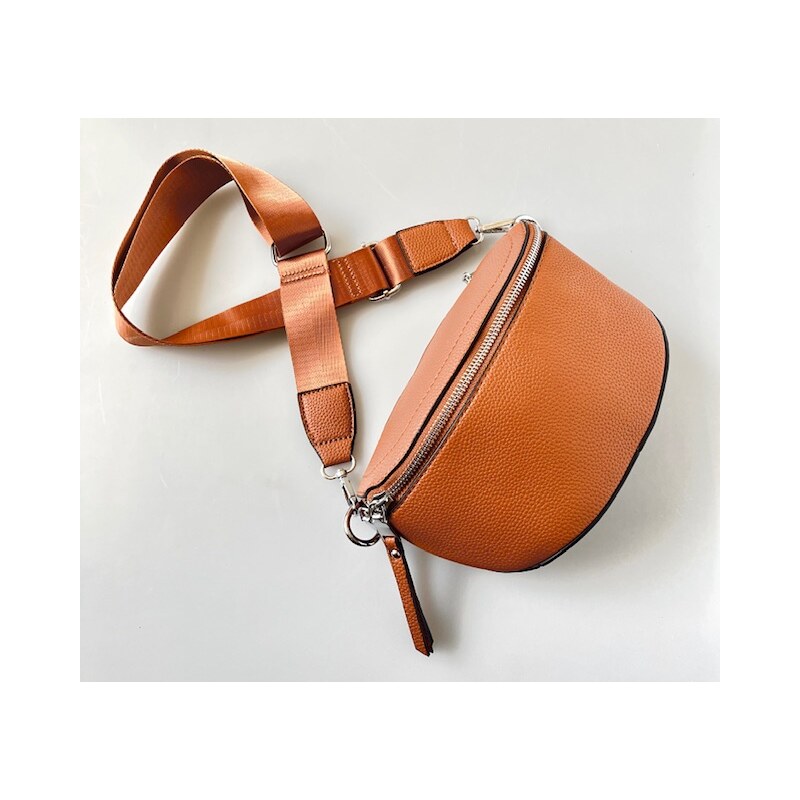 Piazza Italia Dámská crossbody ledvinka - koňaková