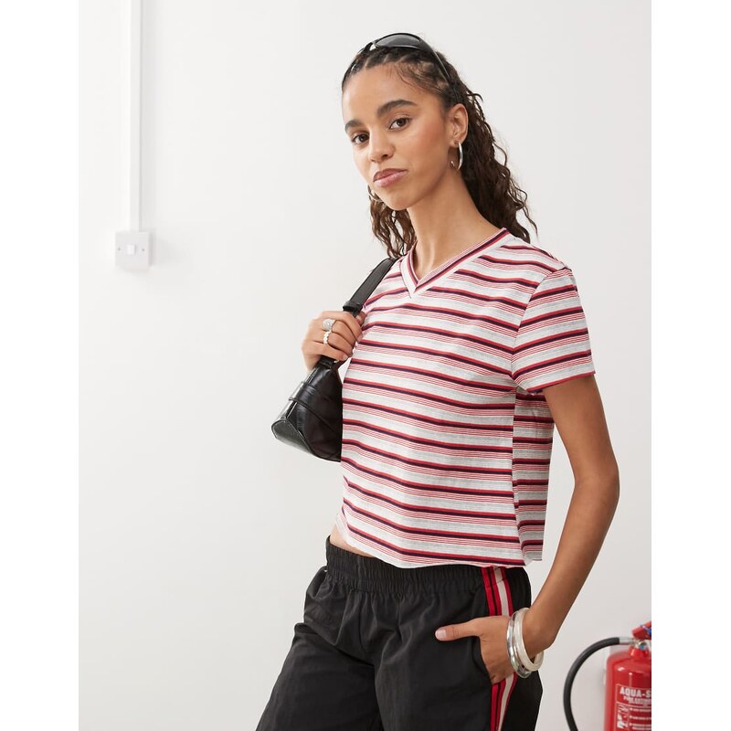 Lioness North Light v neck short sleeve t-shirt in burgundy and red 113261661