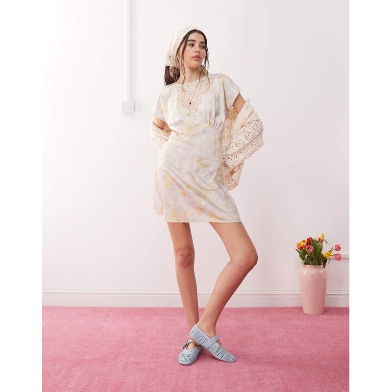 Reclaimed Vintage mini tea dress with lace insert in floral print 106141179