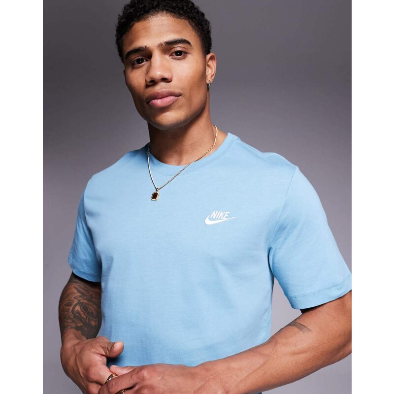 Nike Club t-shirt in light blue