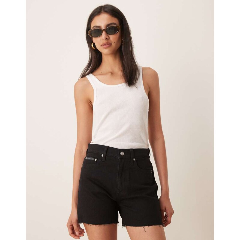 Calvin Klein Jeans raw hem mom shorts in black wash 106157335