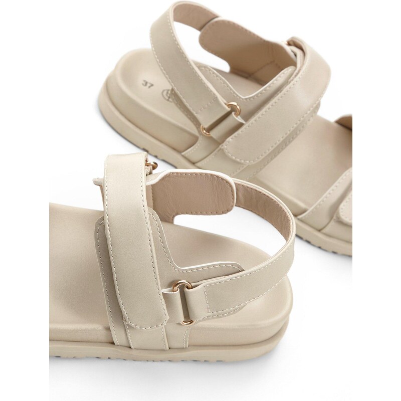 bonprix Sandály Béžová