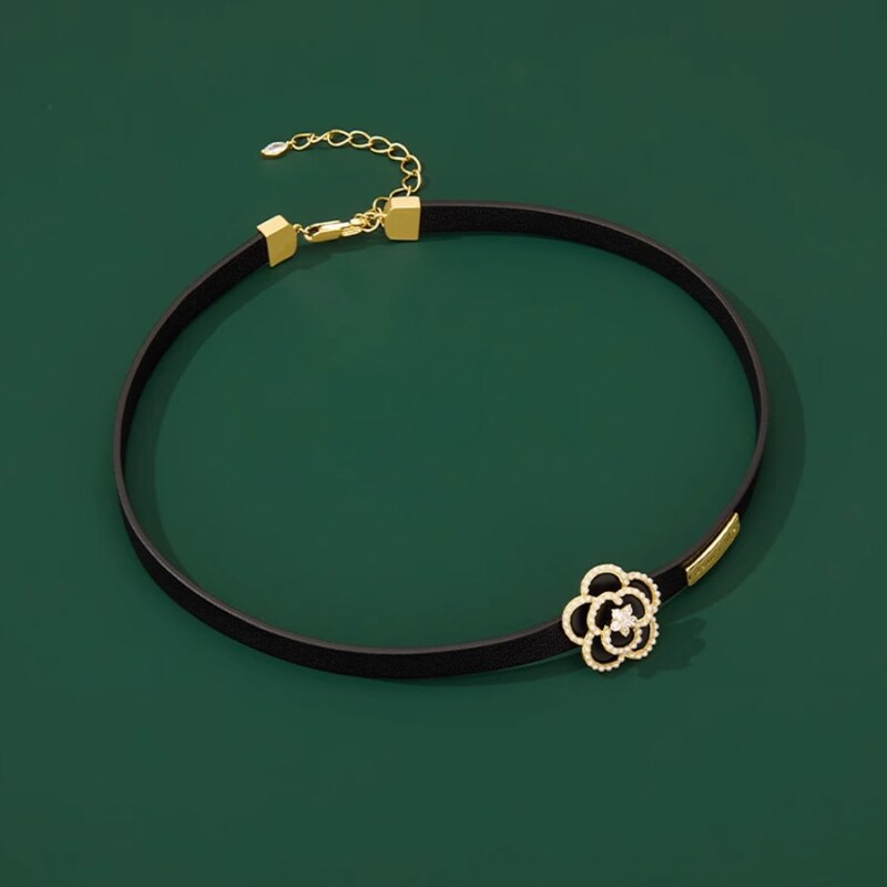 JAY Choker náhrdelník s květem kamélie Noela 106214608