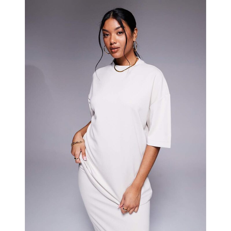 River Island clean oversized t-shirt in cream-Neutral 106226006