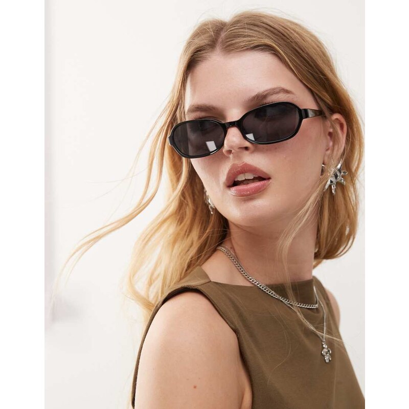 Weekday oval sunglasses in black