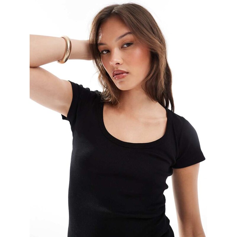 Brave Soul ribbed scoop neck t-shirt in black-Grey 106809115