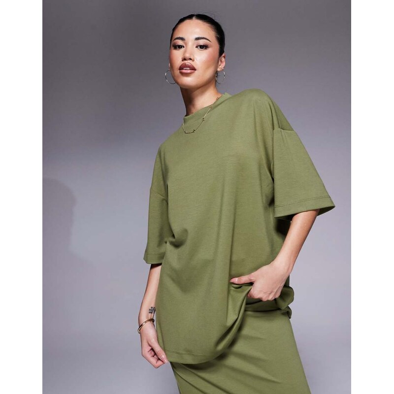 River Island clean oversized t-shirt in khaki-Green 106428454