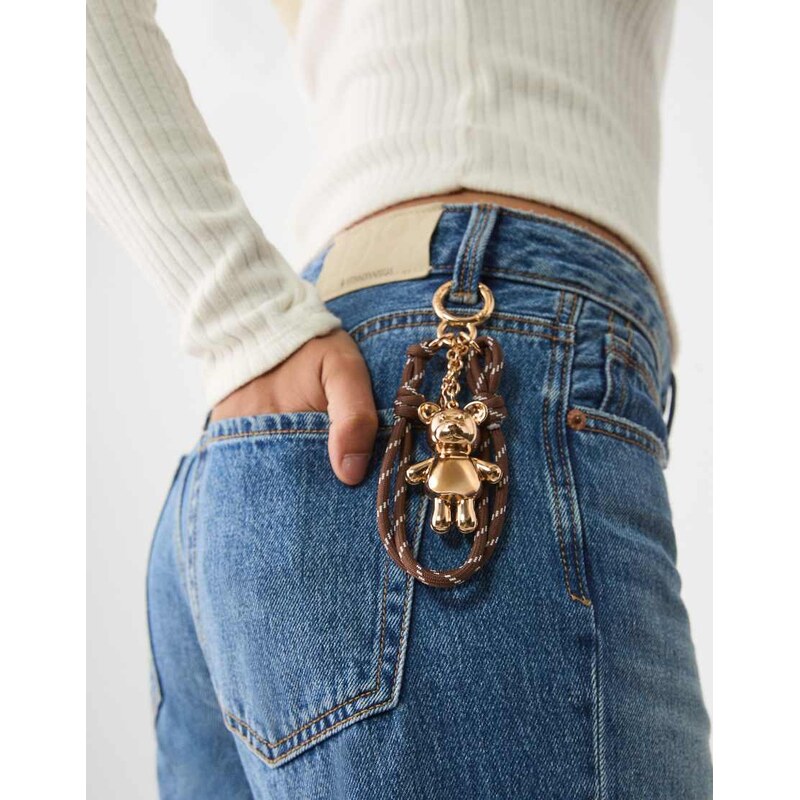 Stradivarius metallic bear charm in gold-Yellow 106451618