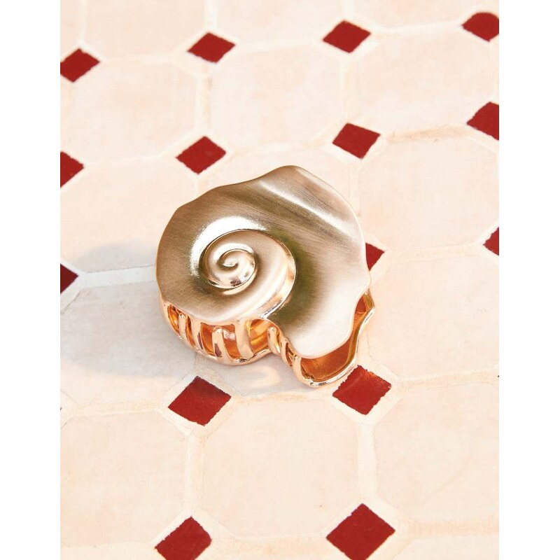 ASOS DESIGN hair claw with matte shell design in gold 106737673