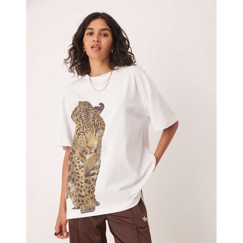 ASOS DESIGN oversized T-shirt with leopard graphic in white 106532656
