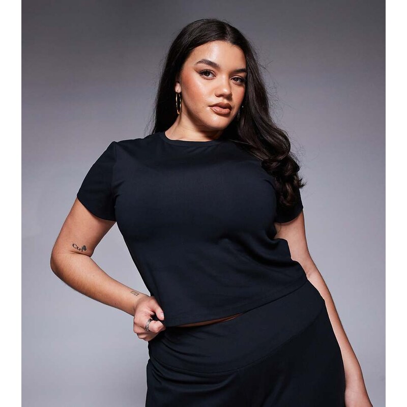 4505 Curve Icon soft touch studio baby t-shirt in black 113259979