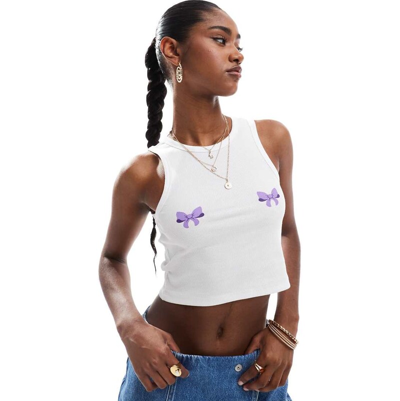 Pieces concert embroidered bow placement vest in white 112069473