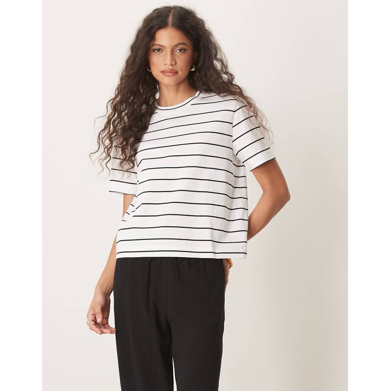Selected t-shirt in white black thin stripe-Navy