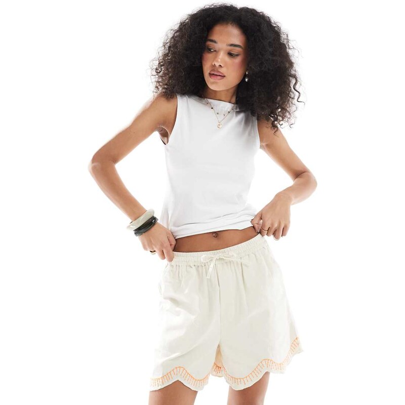 Native Youth beach embroidered scallop edge shorts in white 106711132