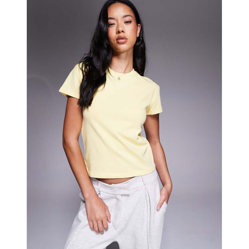 4505 Icon cotton boxy t-shirt with quick dry finish in lemon