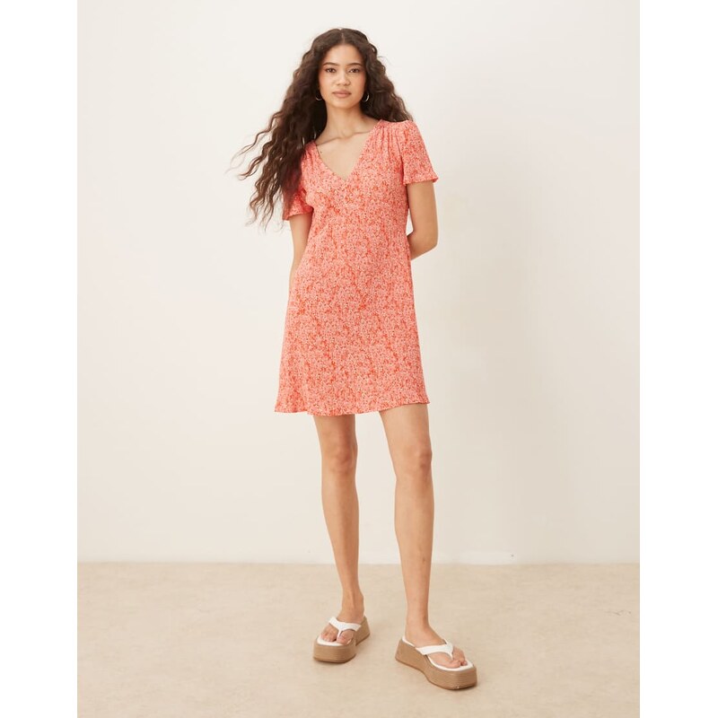 Mango v neck mini tea dress in red floral print 106711320