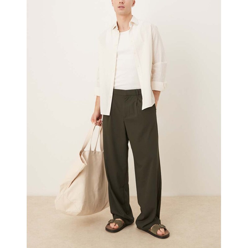 ASOS DESIGN wide leg trousers with deep pleat in khaki-Grey