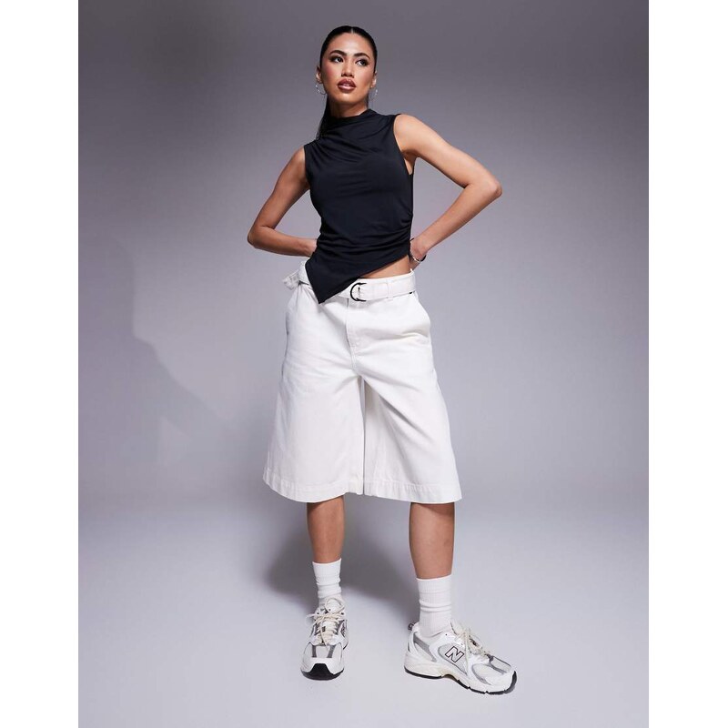 Hugo Red long tailored jort in off white 106749327