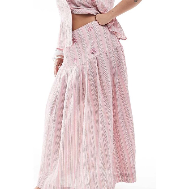Renee Studio Plus exclusive bow side pleated hotfix detail midi skirt 113468367