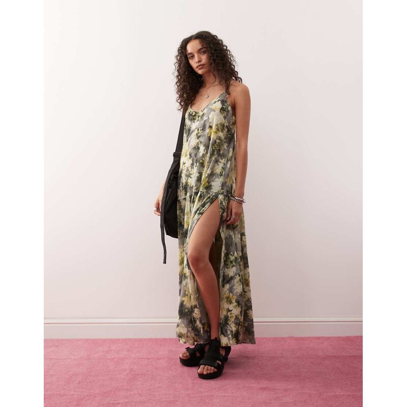 Monki crinkled tiered floaty maxi dress with low tie back detail