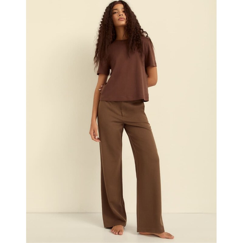 Stradivarius Basic heavy weight regular fit t-shirt in brown 110584823