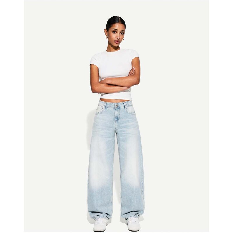 Bershka barrel jeans in mid blue 115051693