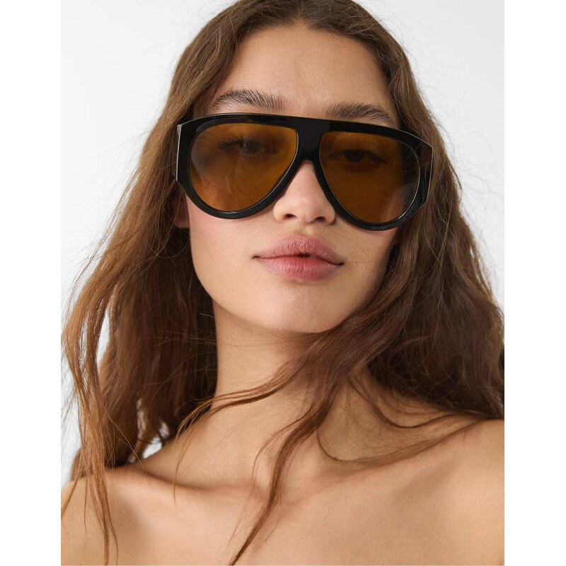 Stradivarius resin sunglasses in black