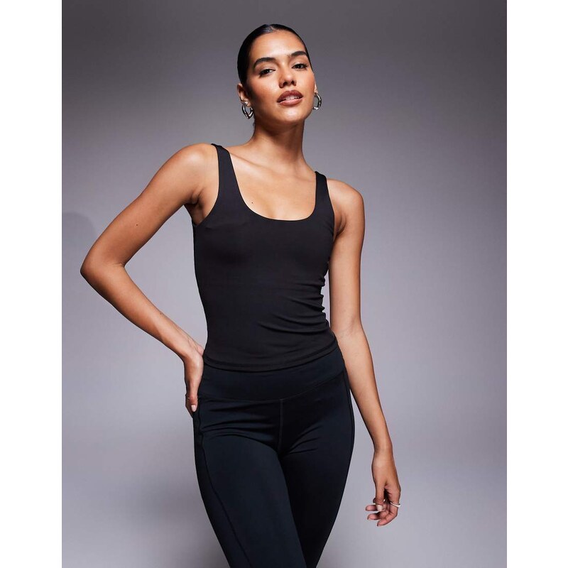4505 square neck vest with inner bra in black