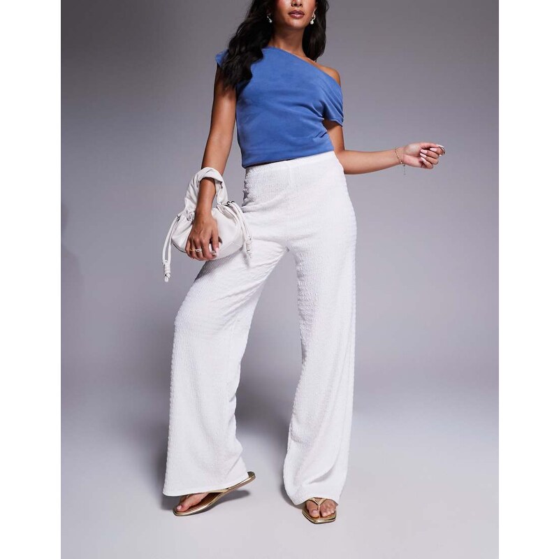 Missyempire crinkle wide leg trousers in white 106917607