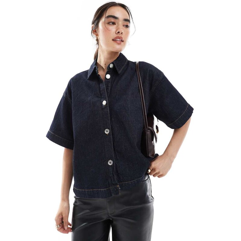 Vero Moda boxy short sleeve denim shirt in dark blue rinse-Navy 112564209