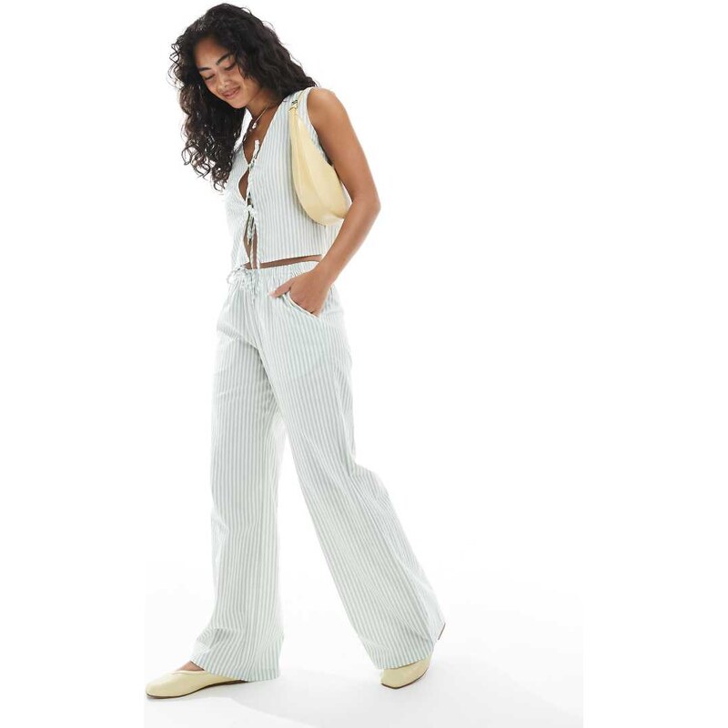 Daisy Street pull on low rise straight leg trousers in sage