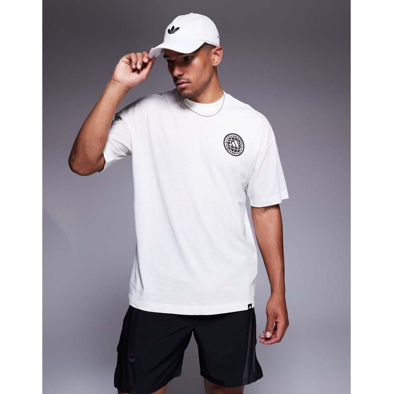 adidas performance adidas Training Power t-shirt with globe back